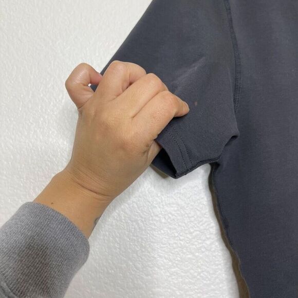 BYLT Shirt Mens Medium Gray S/S Drop Cut Short Sleeve Lux Activewear Curved Hem - Picture 3 of 6